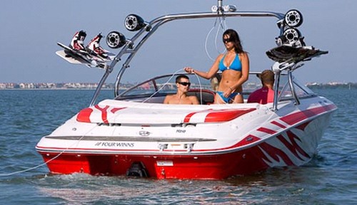 Which Boats are Best for Watersports sterndrive