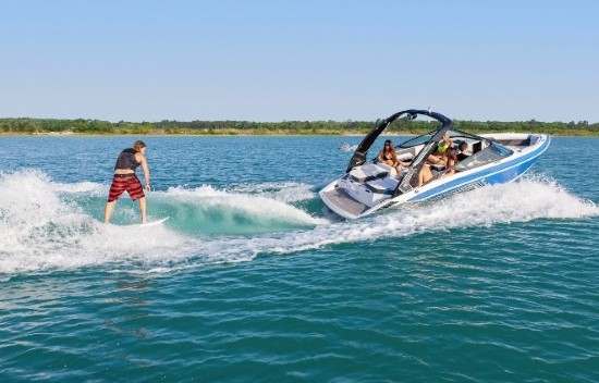 Which Boats are Best for Watersports boat running