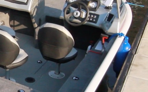 Tracker Pro Guide V-165 WT fishing seat