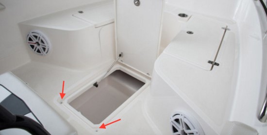 Wellcraft 222 Scarab Offshore fish box