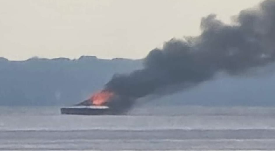 Accidents of the week, Boat Fire, Grounding, USCG, Drowinings, Rescue Efforts