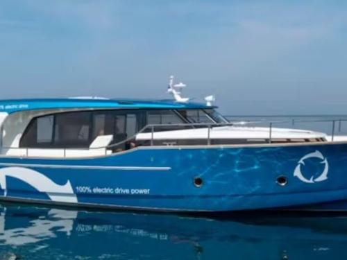 100 percent electric Greenline 40