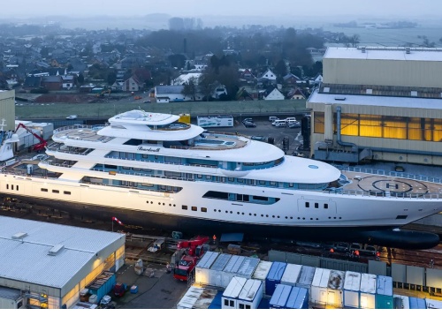 117m Lurssen Boardwalk