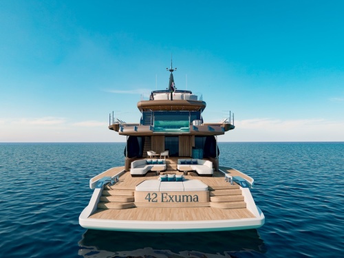 Maiora 42 Exuma aft view on the water