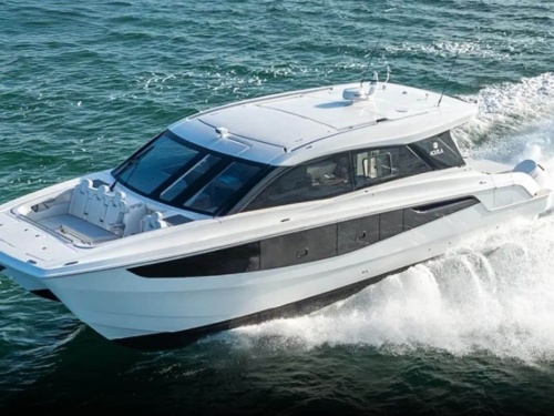 Aquila 46 Coupe running