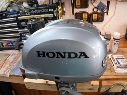 Honda outboard engine