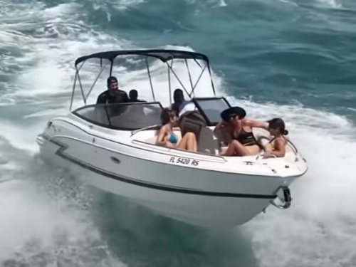 Boats vs Haulover, ladies on the bow