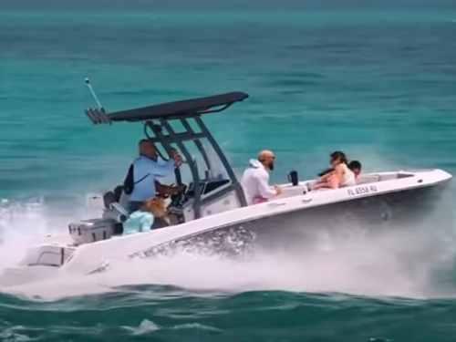 Boats vs Haulover - Waves to the face