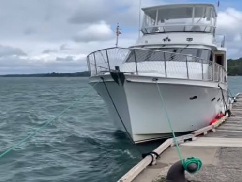 SeaSHINE docked in North Channel windstorm