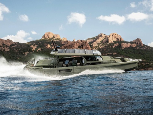 Brabus Shadow 1500 Cross Top running