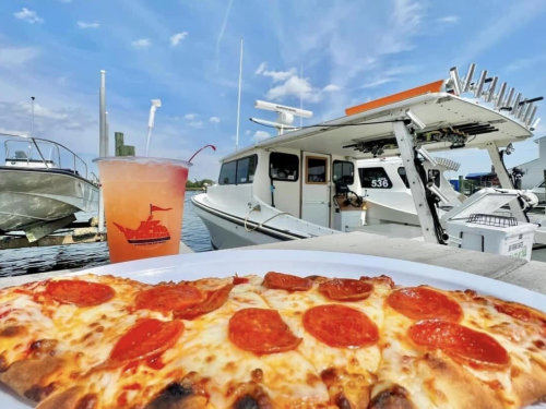 Dock & Dine - pizza onboard