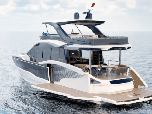 Galeon 620 FLY cruising stern view
