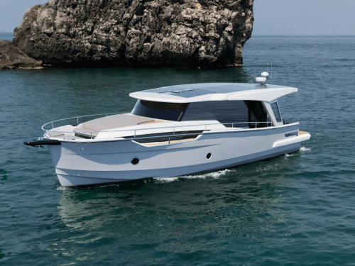 Greenline 42 running