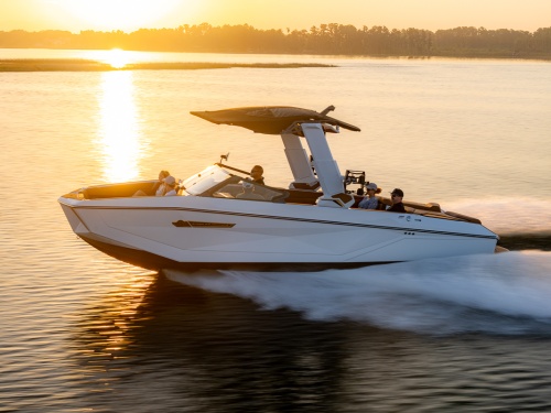 Nautique G25 running