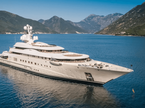 Pelorus superyacht on the water