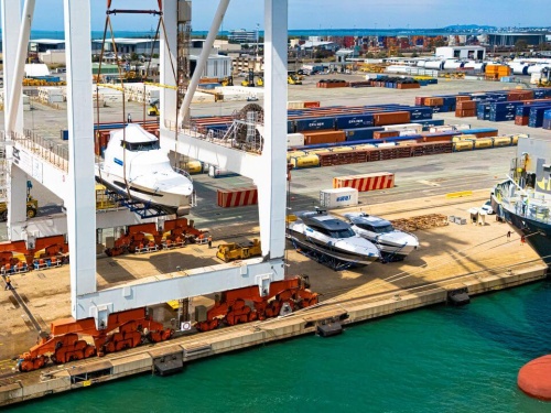 Record shipment to the United States of Queensland built Riviera motor yachts prepares for loading