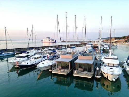 Waterlife’s houseboats in Yarmouth Marina