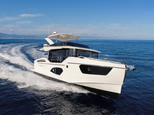 absolute Navetta 50 Running on water