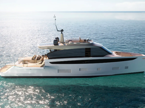 Azimut Seadeck 7 on the water