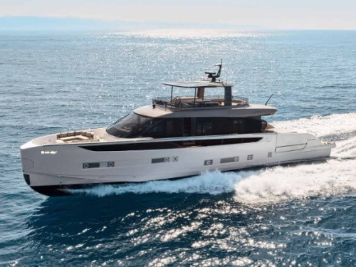 Azimut Seadeck 9 running 