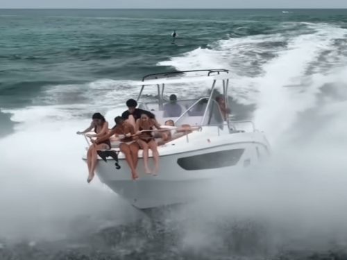 Bad plans at Haulover, boat crashing into waves