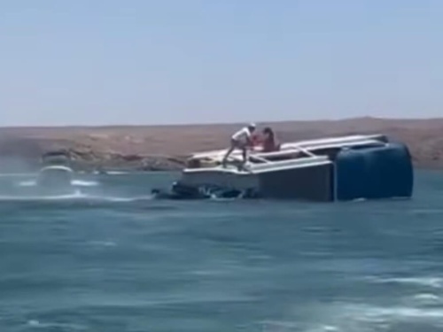 pontoon boat sinking