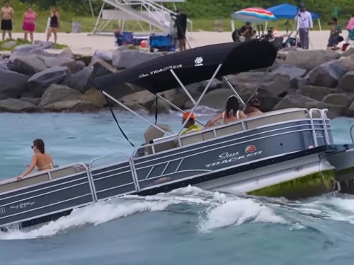 pontoon in haulover inlet