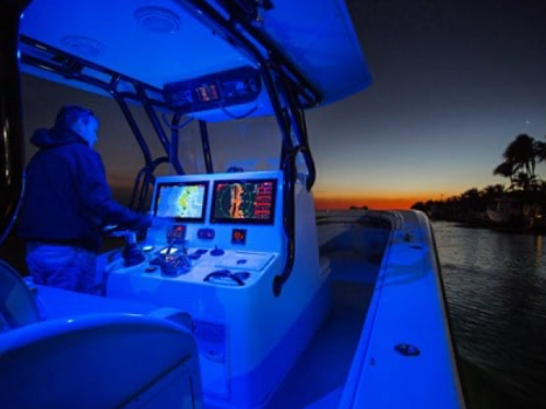 driving a boat at night, navigating at night