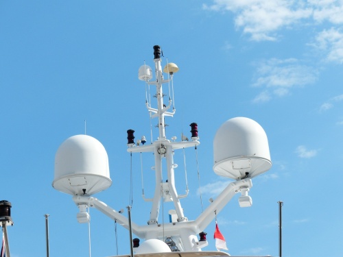 yacht antennae, yacht antennas, antenna mast