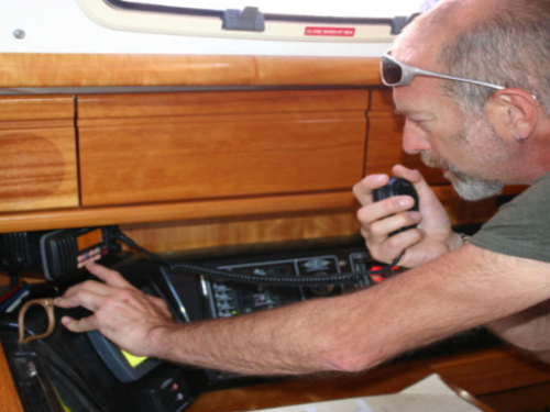 Using VHF radio on a boat, VHF radio use