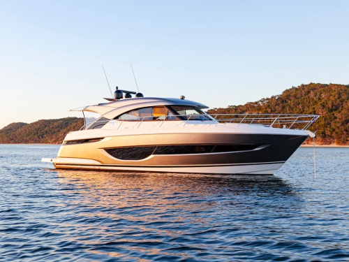 Riviera-4600-Sport-Yacht-Platinum-Edition-Sunset-01.jpeg