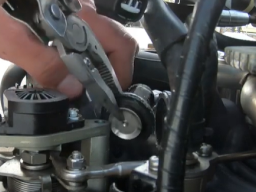 Changing Yamaha outboard thermostat