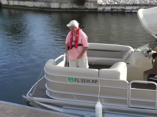 Docking a pontoon boat