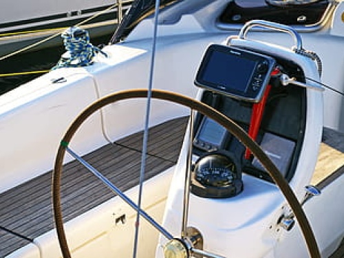 Boat steering wheel with controls