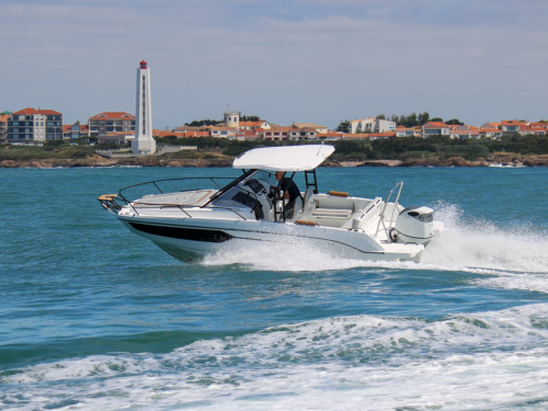 Beneteau Flyer 8 SUNdeck running