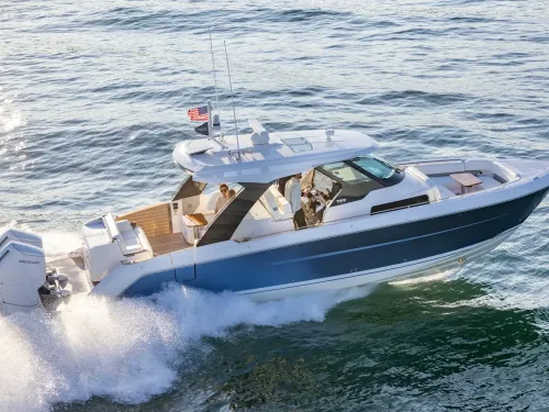 Tiara 39 LS Running Shot