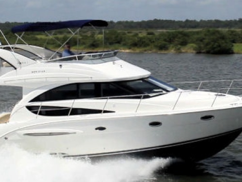 Meridian Yachts 341 Sedan 14 Boattest