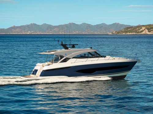 Riviera 5000 Sport Yacht Platinum Running