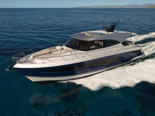 Riviera 6200 Sport Yacht