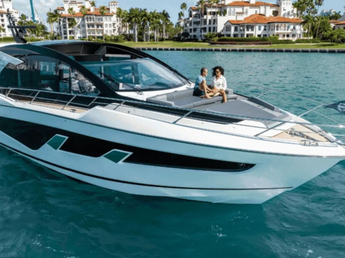 Sunseeker Predator 65 on the water