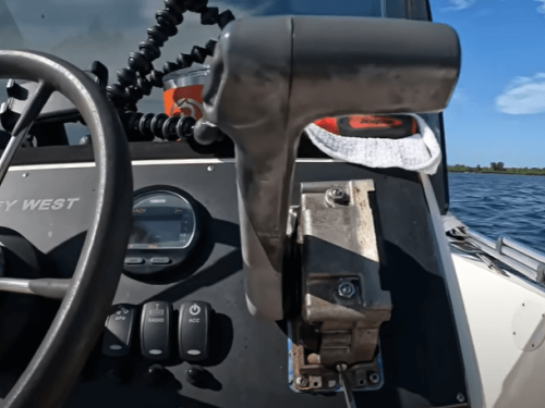 Boat throttle
