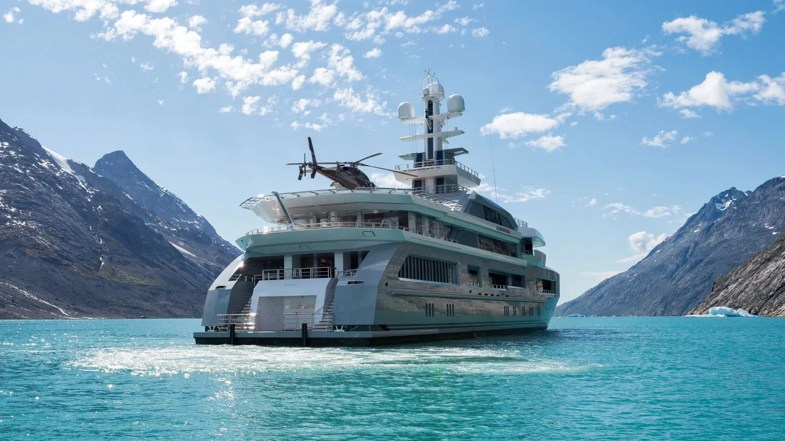 Superyacht Cloudbreak