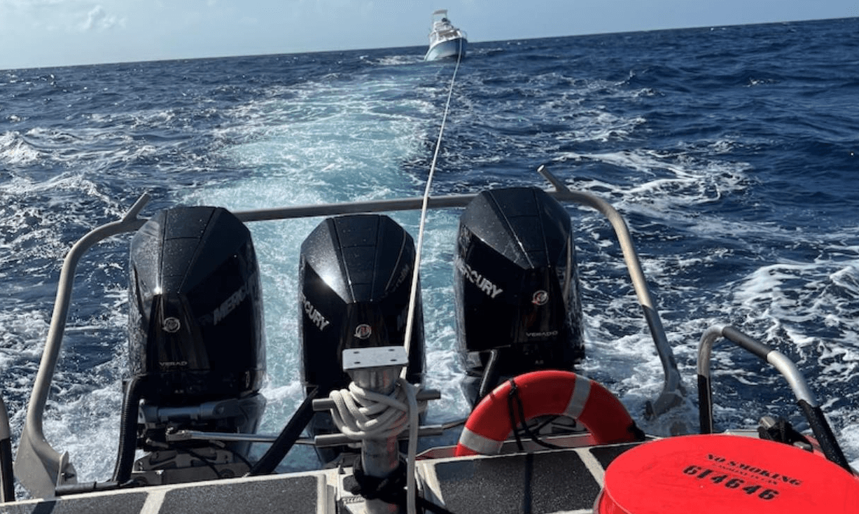 Accidents of the week, Boat Fire, Grounding, USCG, Drowinings, Rescue Efforts